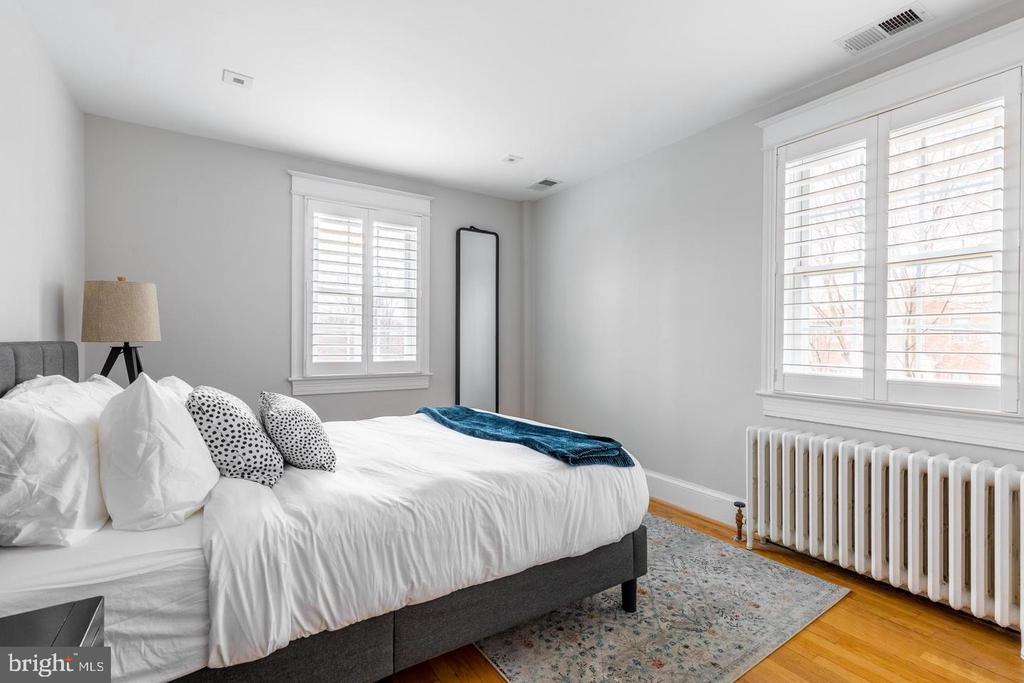 2243 NW 40TH STREET NW