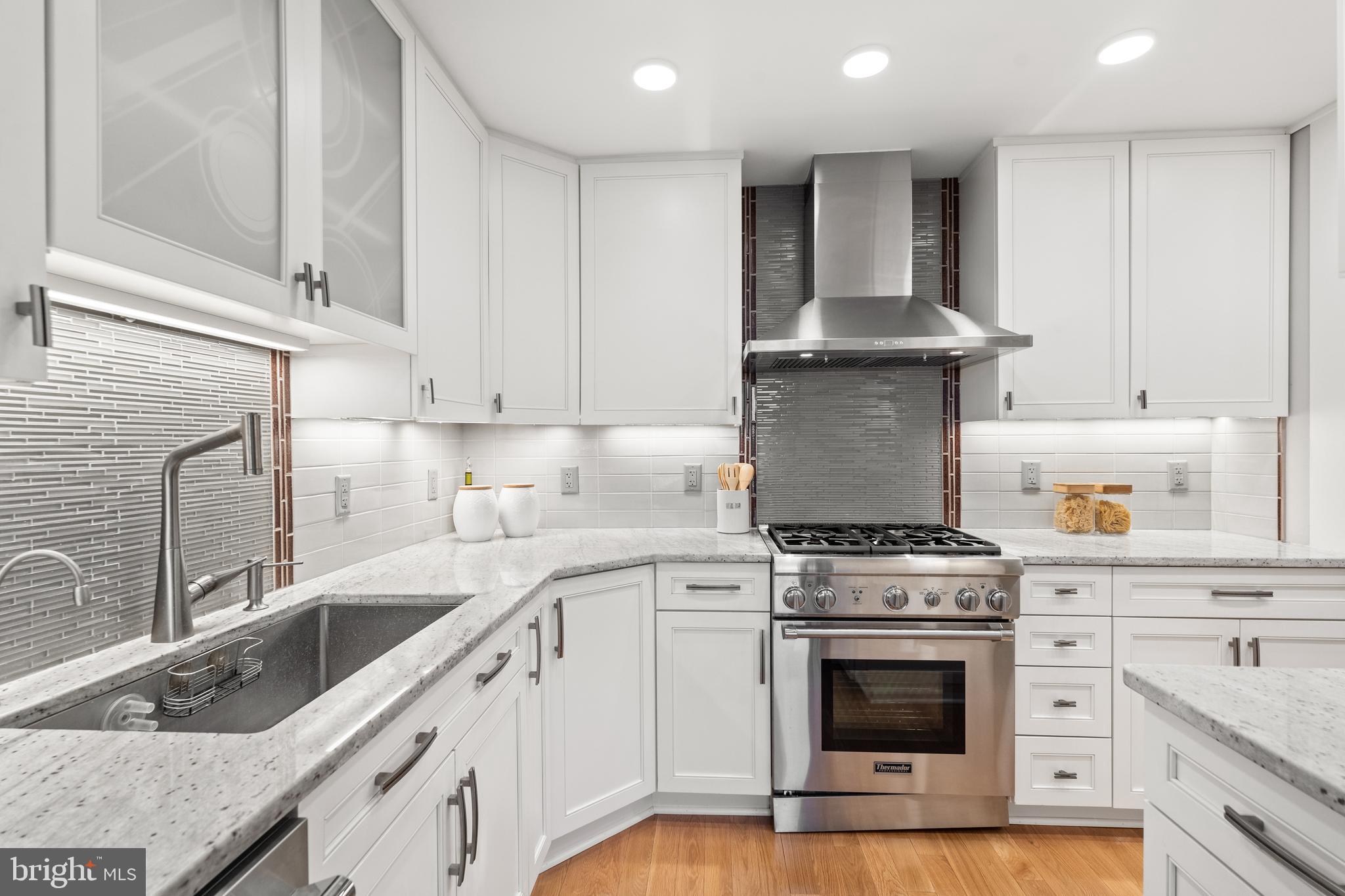 5225 POOKS HILL ROAD 923S