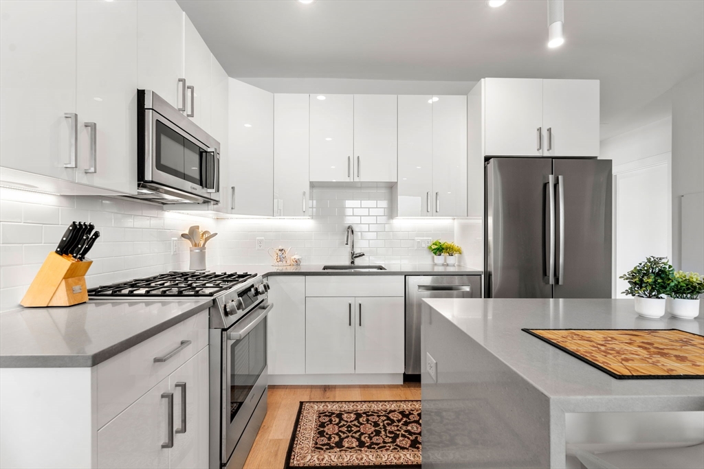 420 West Broadway # 405