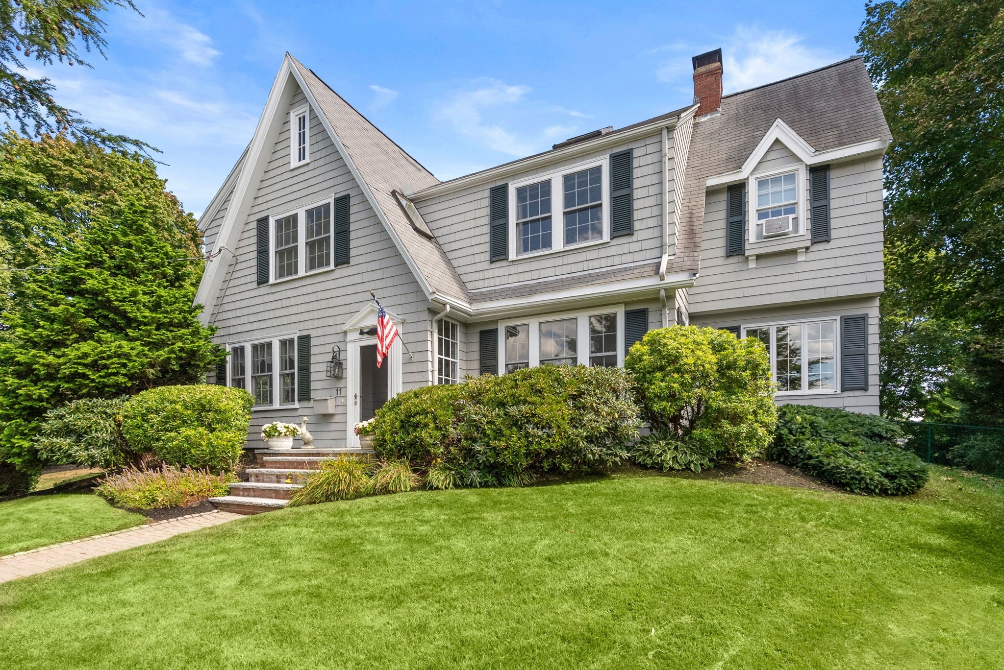 11 Hillcrest Rd