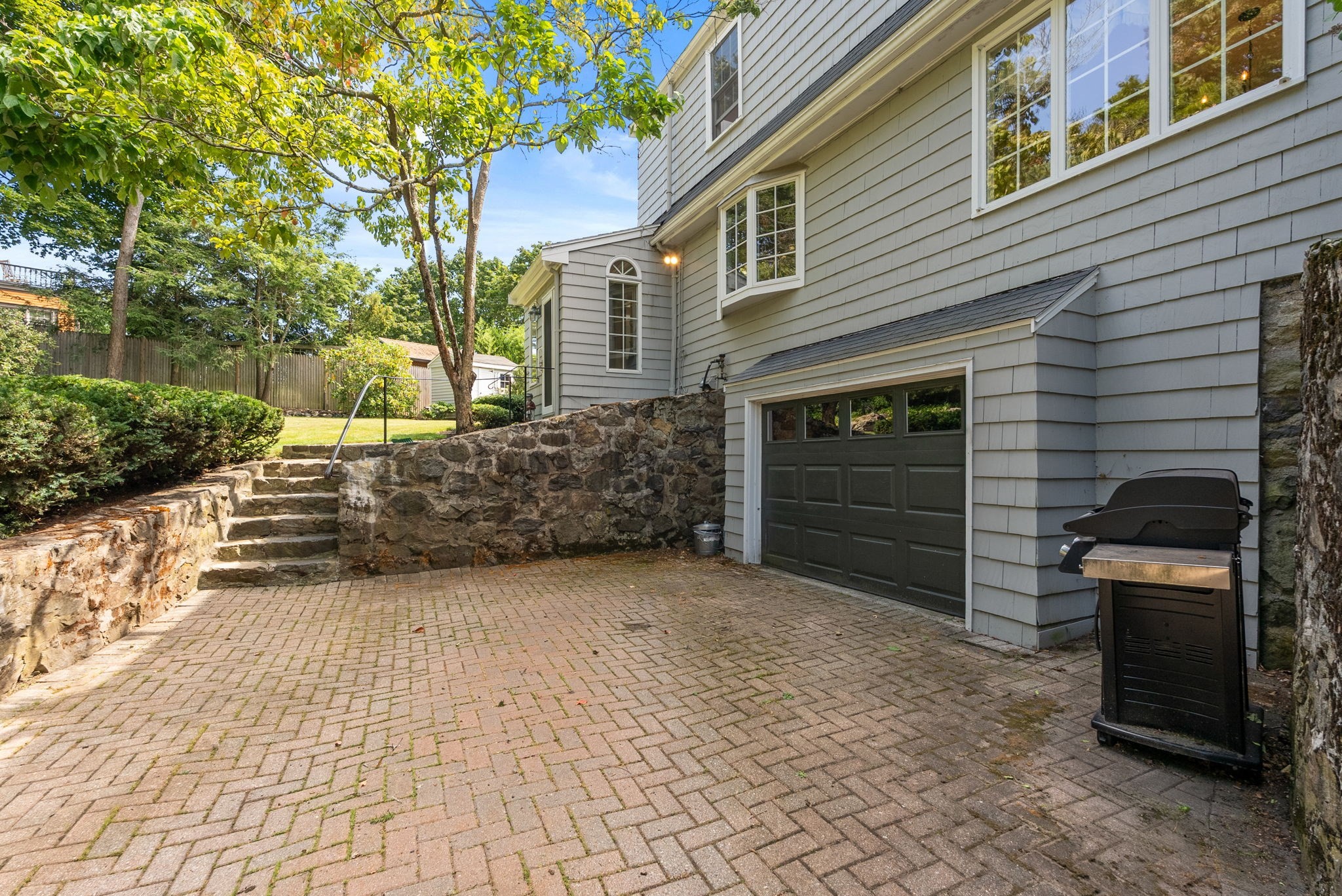 11 Hillcrest Rd
