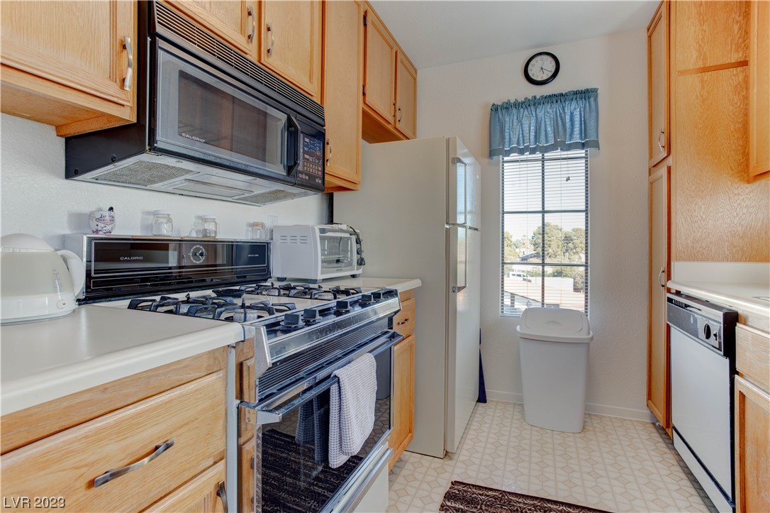 4718 Nara Vista Way 204