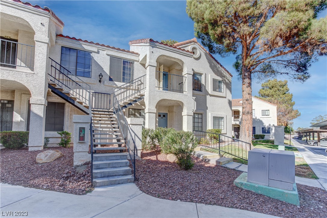 4718 Nara Vista Way 204