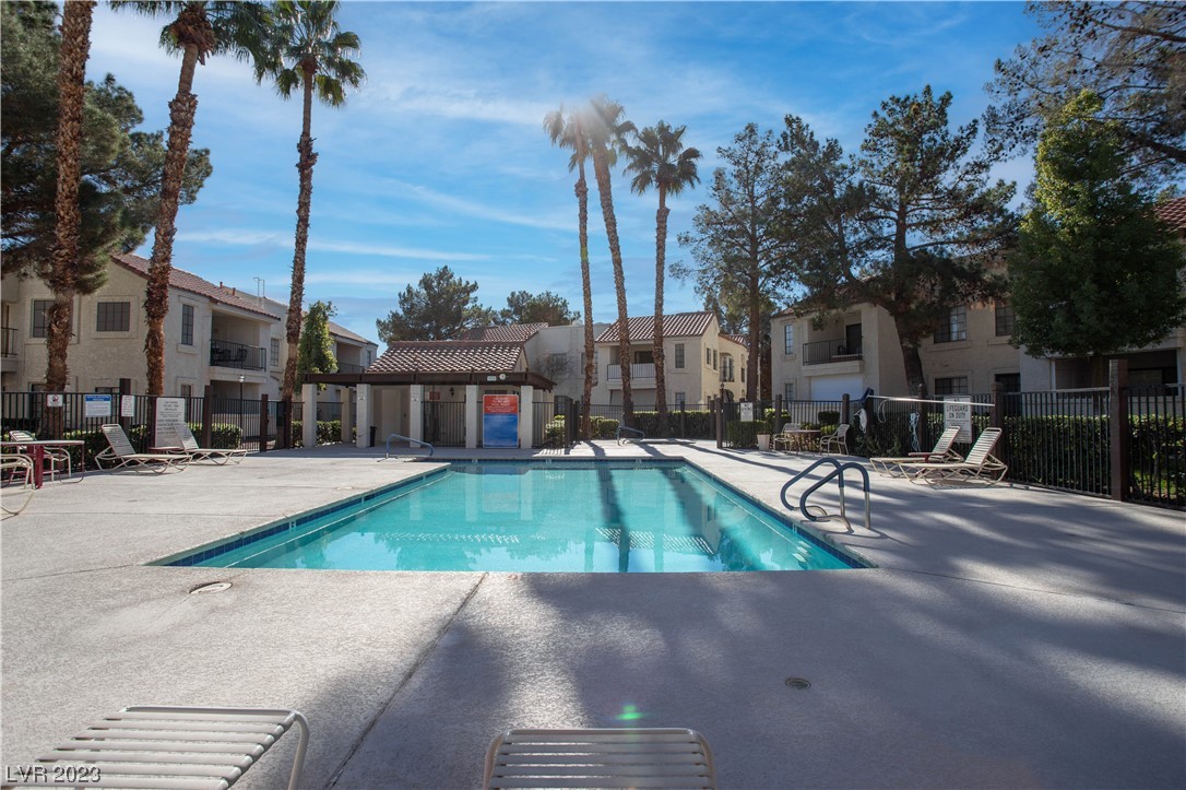 4718 Nara Vista Way 204