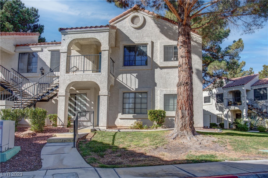 4718 Nara Vista Way 204