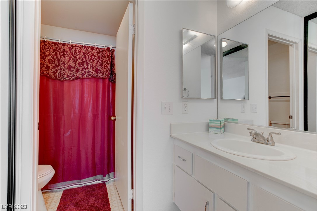 4718 Nara Vista Way 204