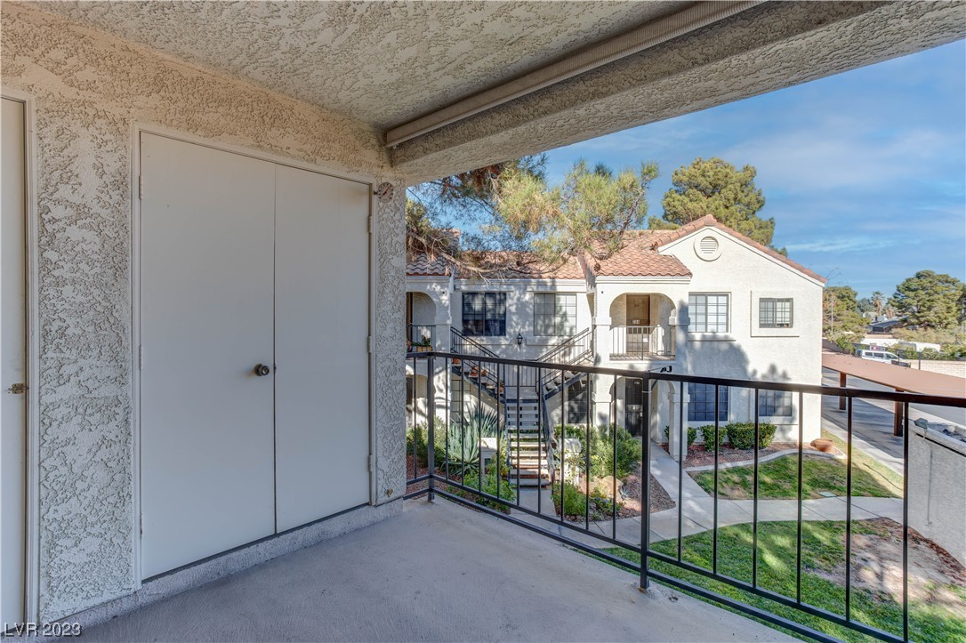 4718 Nara Vista Way 204
