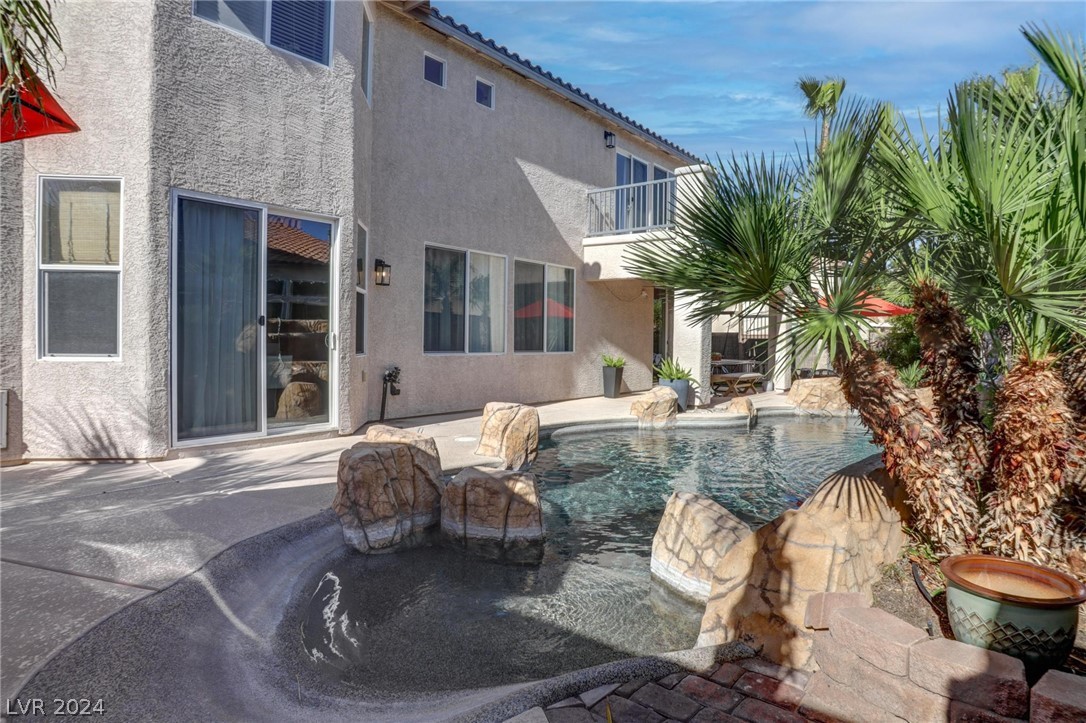 9395 Arrowhead Bluff Avenue