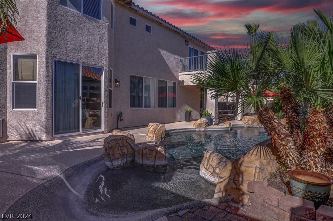 9395 Arrowhead Bluff Avenue