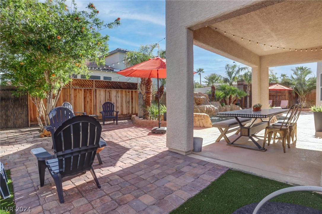 9395 Arrowhead Bluff Avenue
