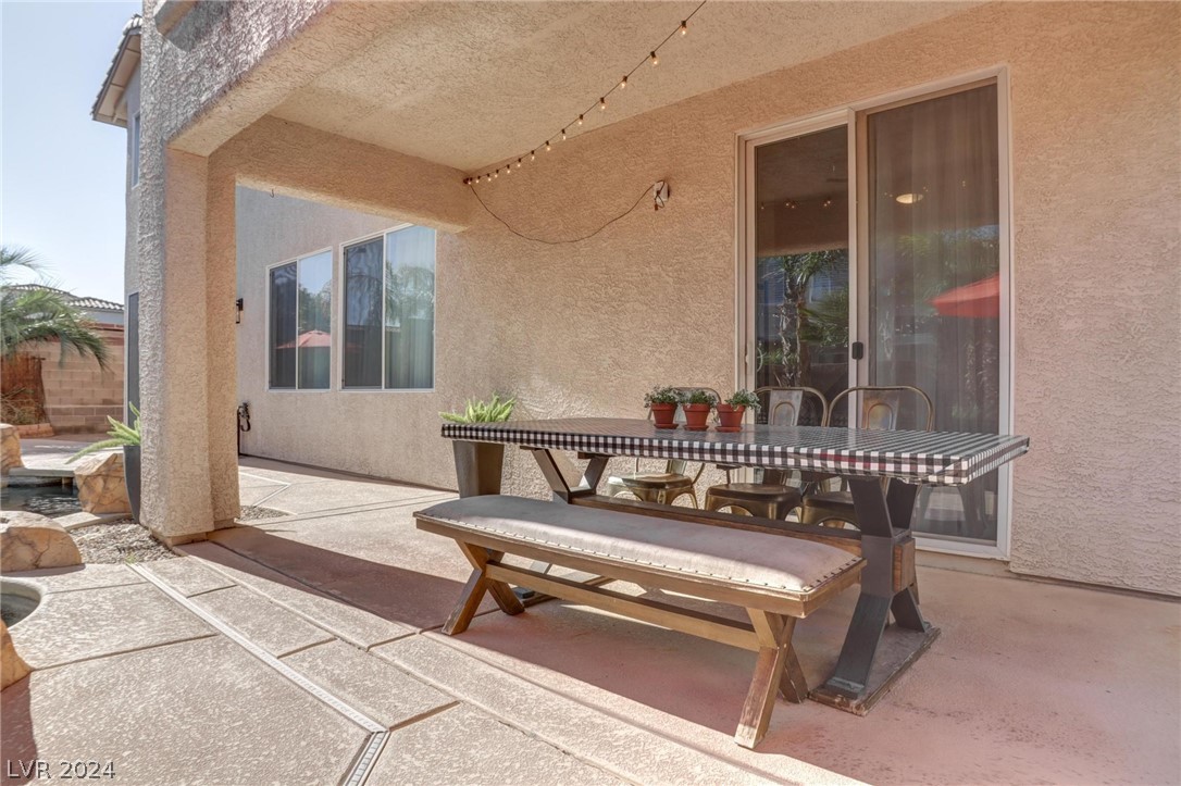 9395 Arrowhead Bluff Avenue