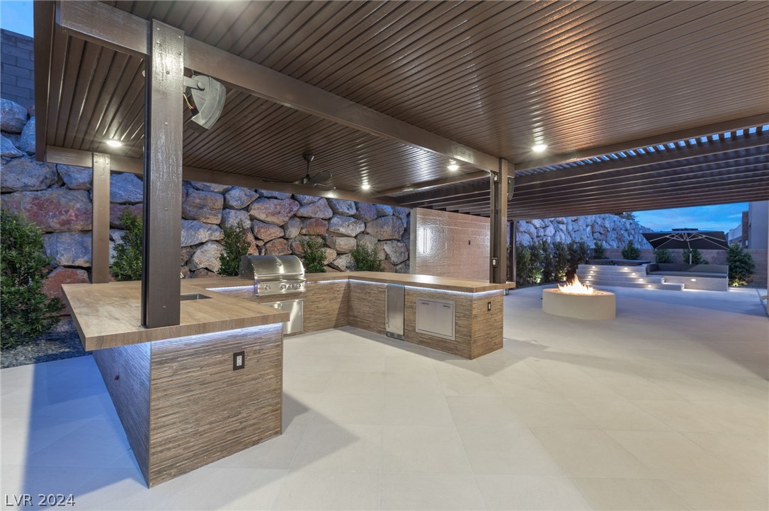 423 Sand Dune Arch Street