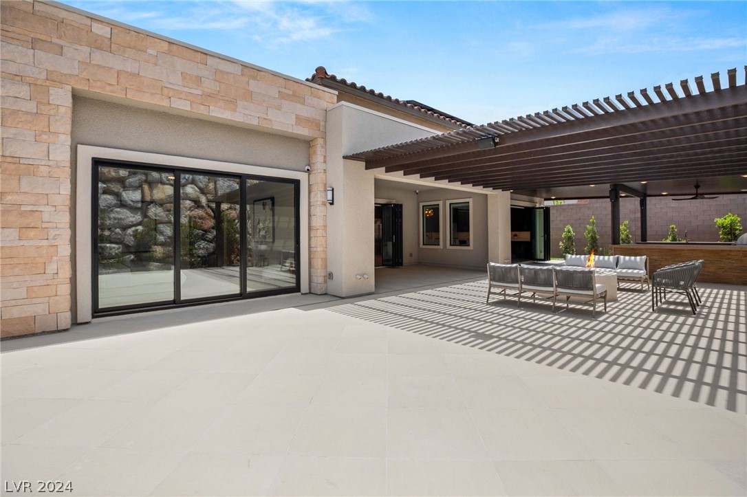 423 Sand Dune Arch Street