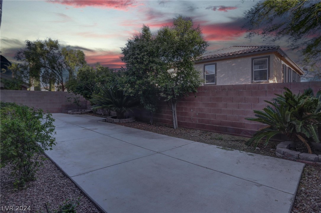 11717 Via Esperanza Avenue