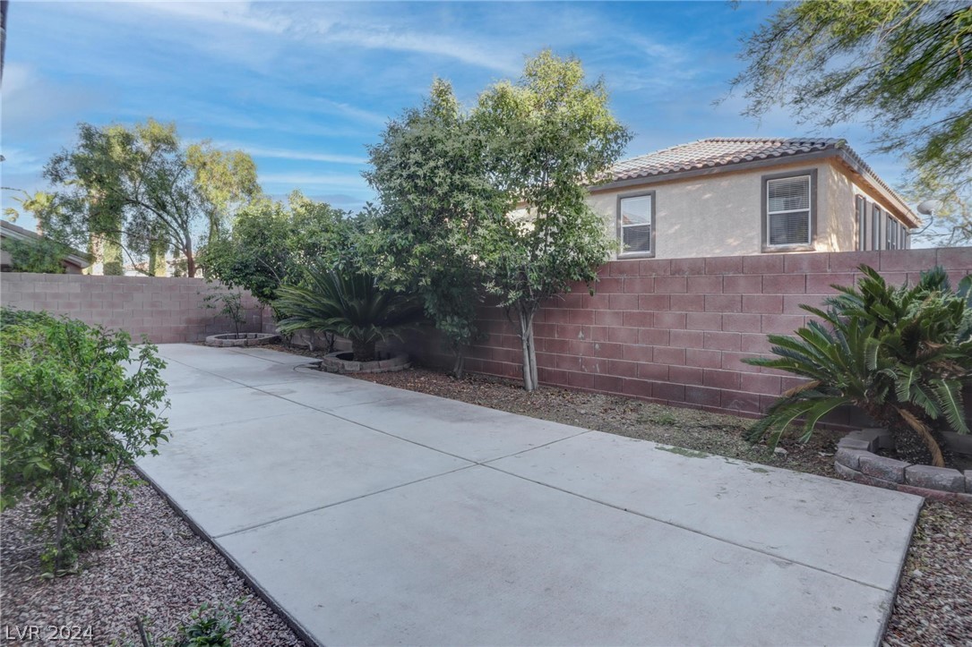 11717 Via Esperanza Avenue
