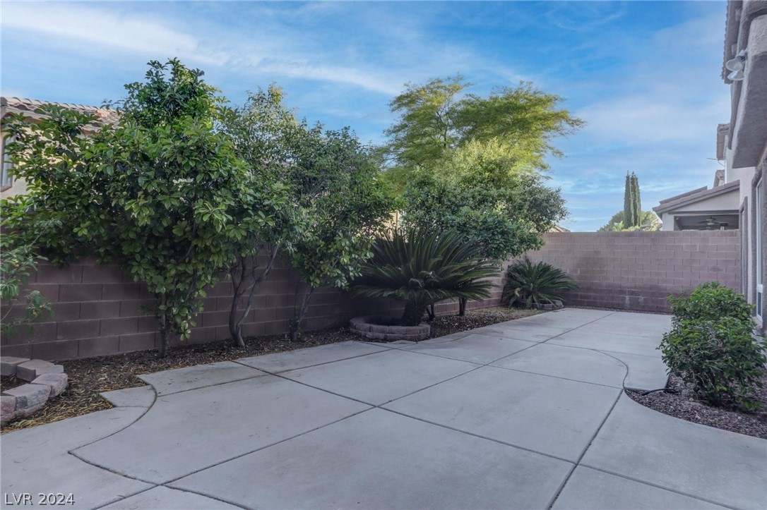 11717 Via Esperanza Avenue
