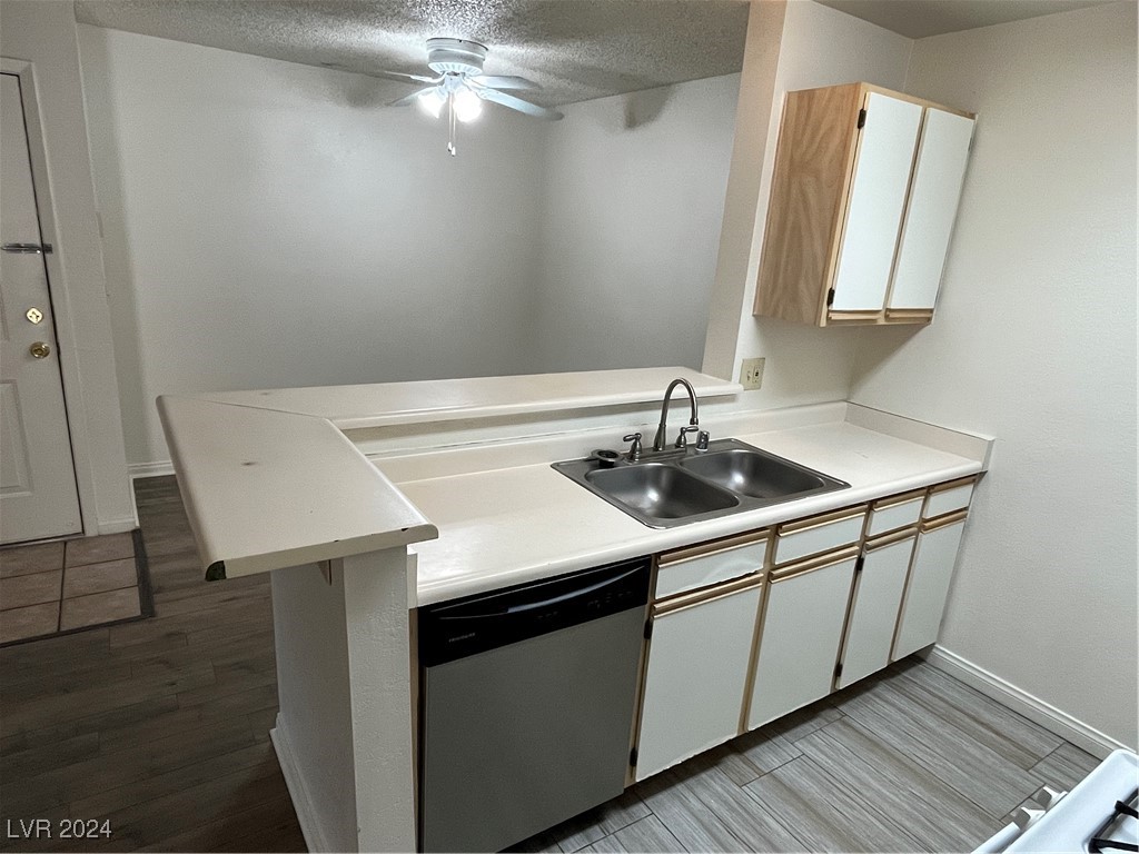 2200 South Fort Apache Road 2028