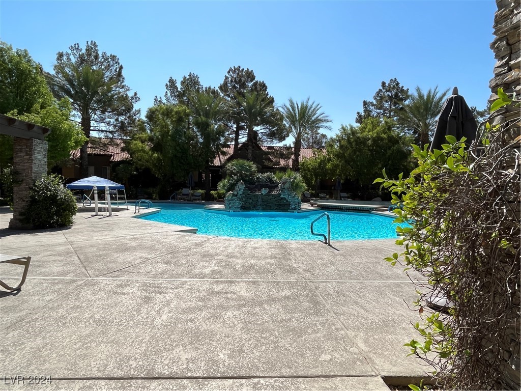 2200 South Fort Apache Road 2028