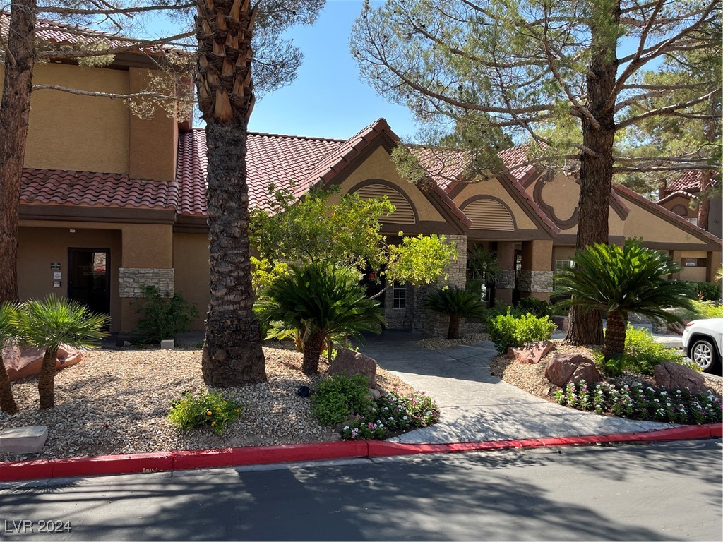 2200 South Fort Apache Road 2028