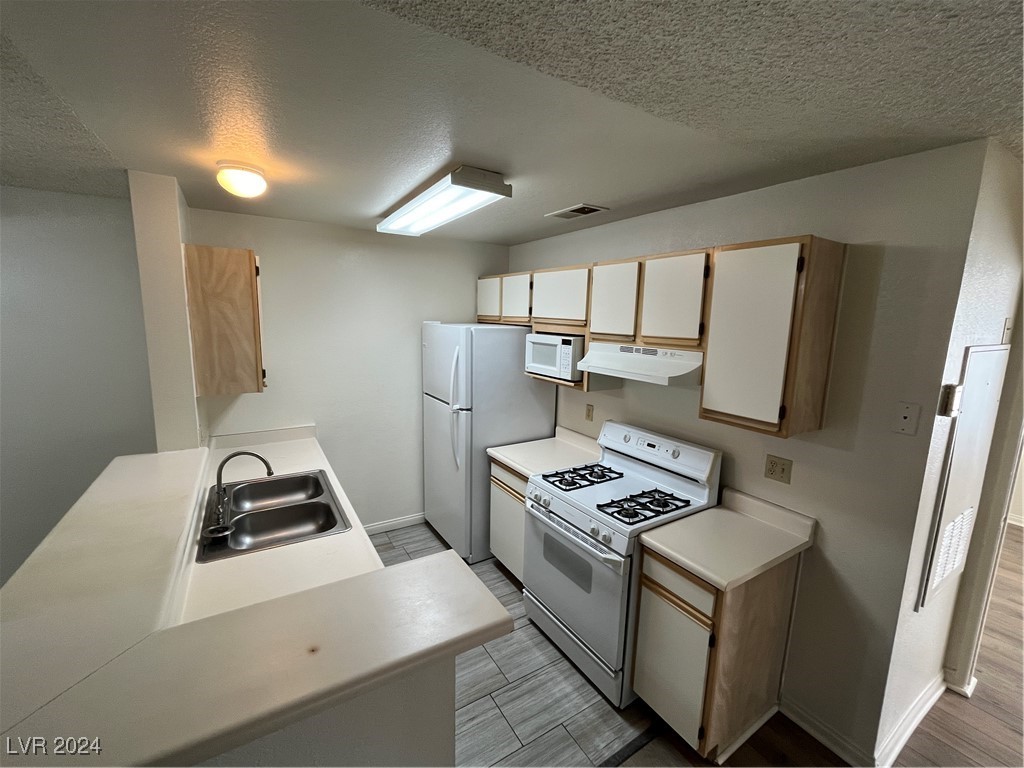 2200 South Fort Apache Road 2028
