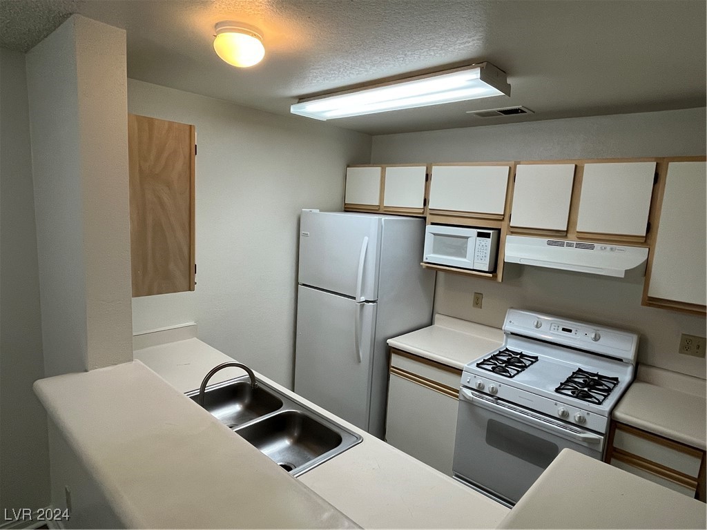 2200 South Fort Apache Road 2028