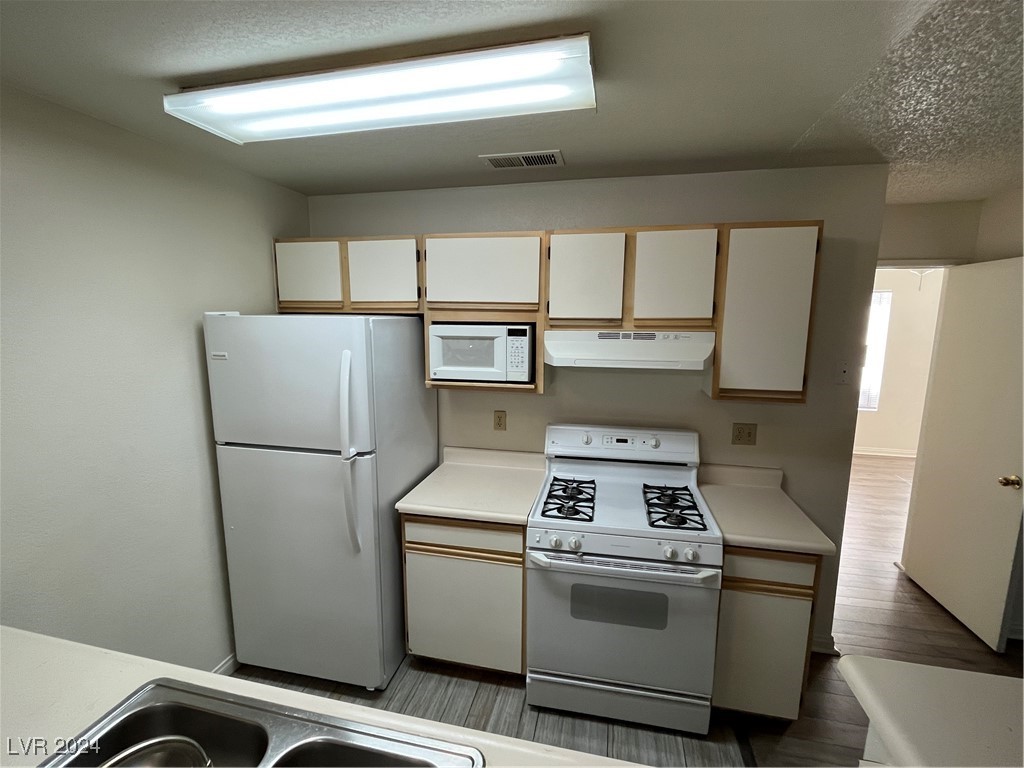2200 South Fort Apache Road 2028
