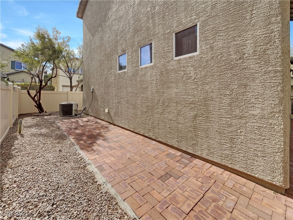 6786 Wormwood Lane