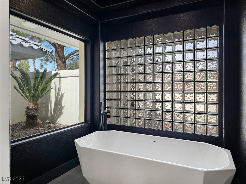8112 Golfers Oasis Drive