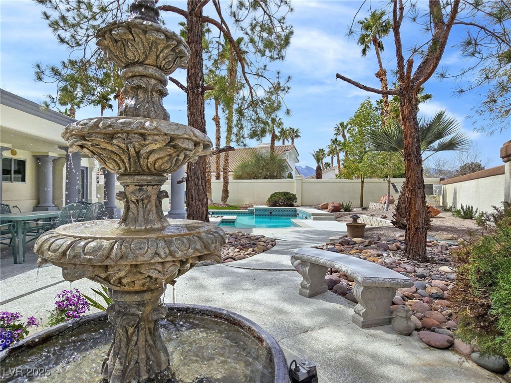 8112 Golfers Oasis Drive