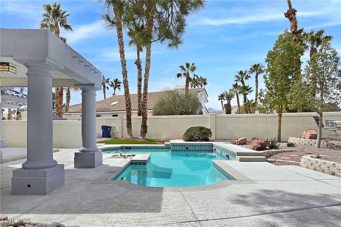 8112 Golfers Oasis Drive