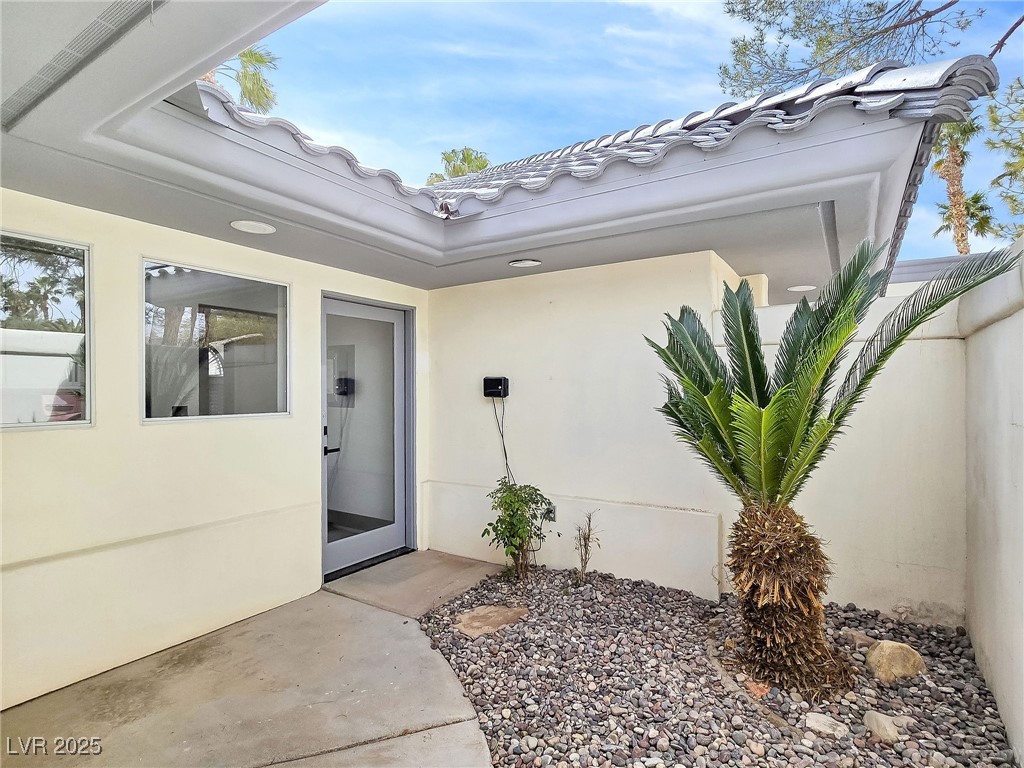 8112 Golfers Oasis Drive