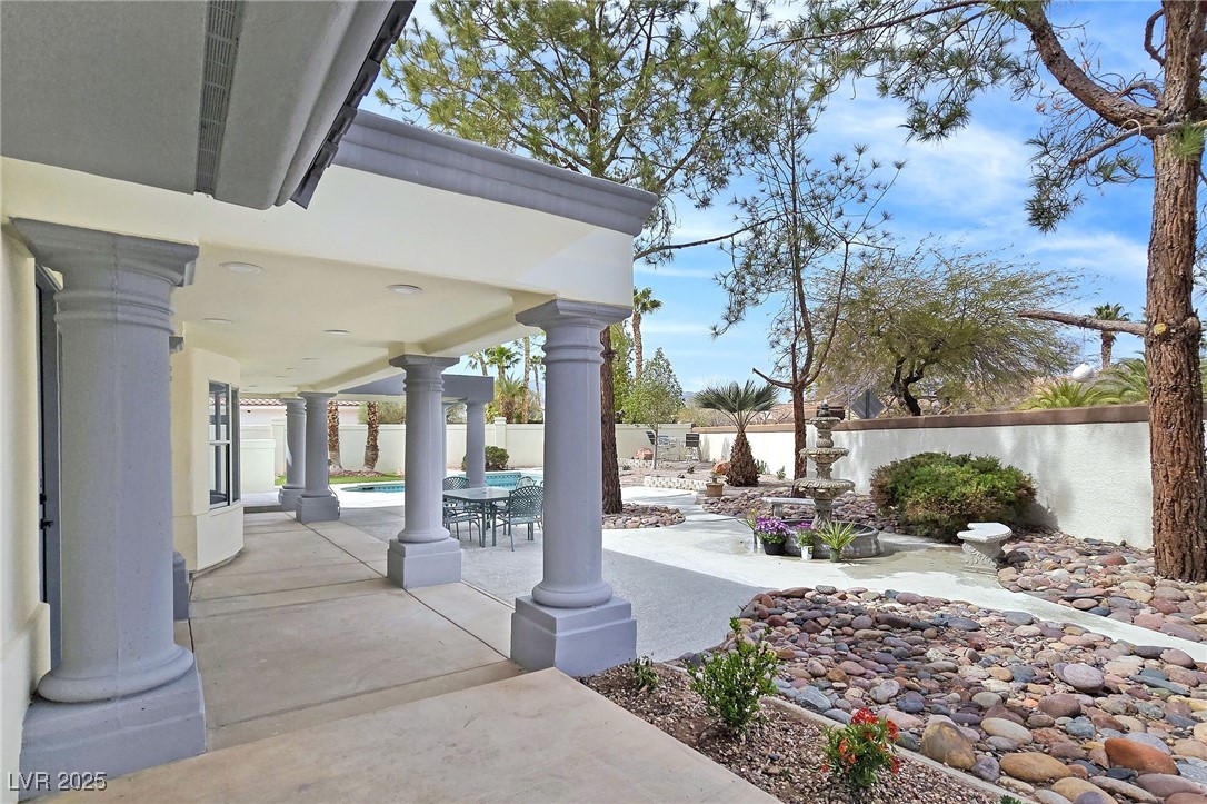 8112 Golfers Oasis Drive