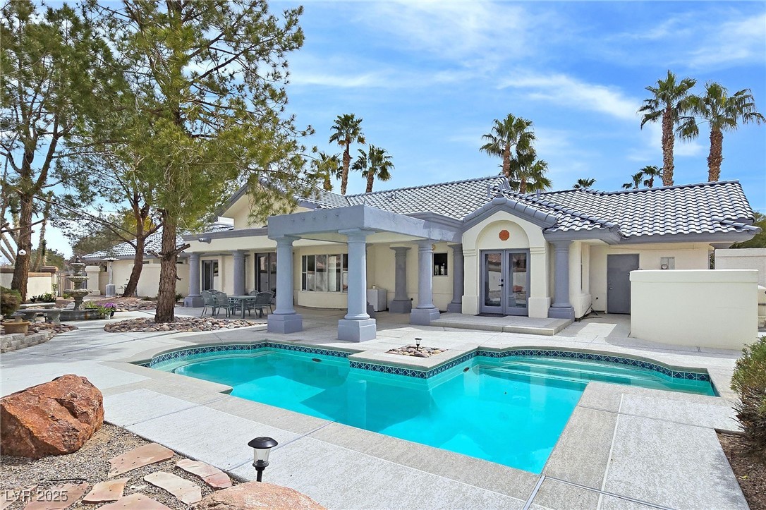 8112 Golfers Oasis Drive