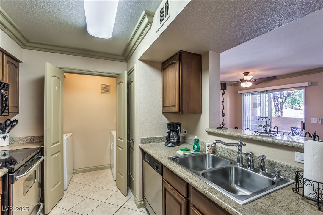 1150 North Buffalo Drive 1022