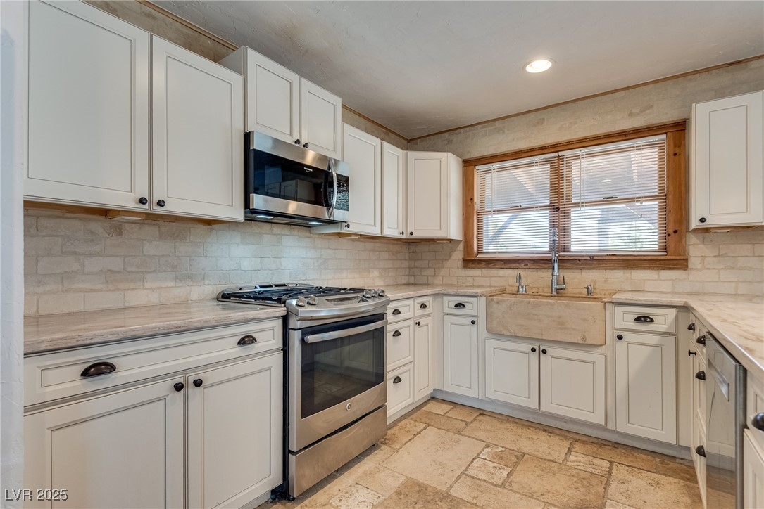 7950 Red Barn Drive