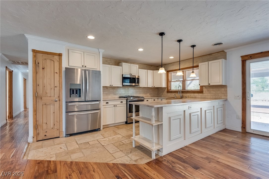 7950 Red Barn Drive