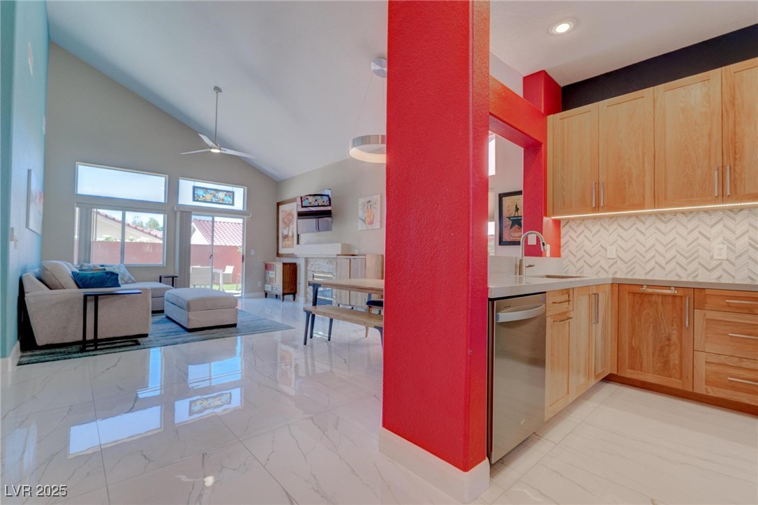 1910 Coyote Pass Way