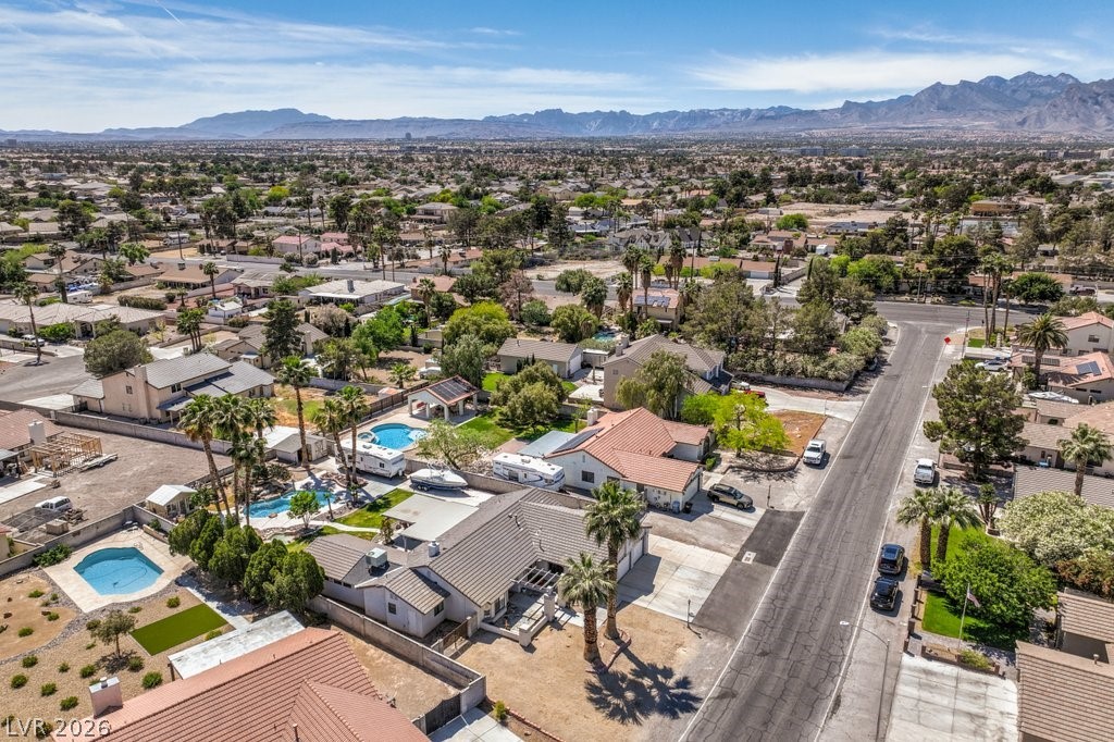 5809 Paseo Del Mar