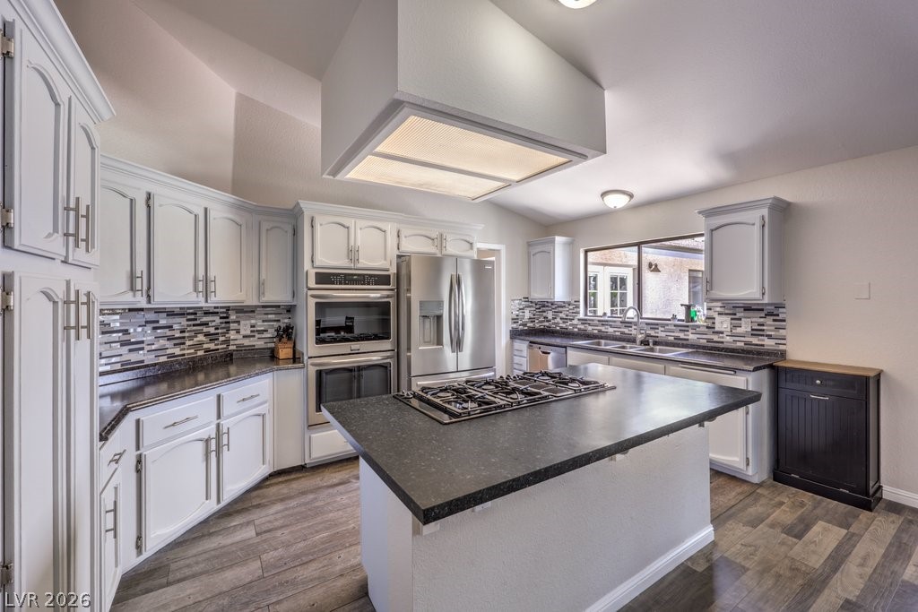 5809 Paseo Del Mar