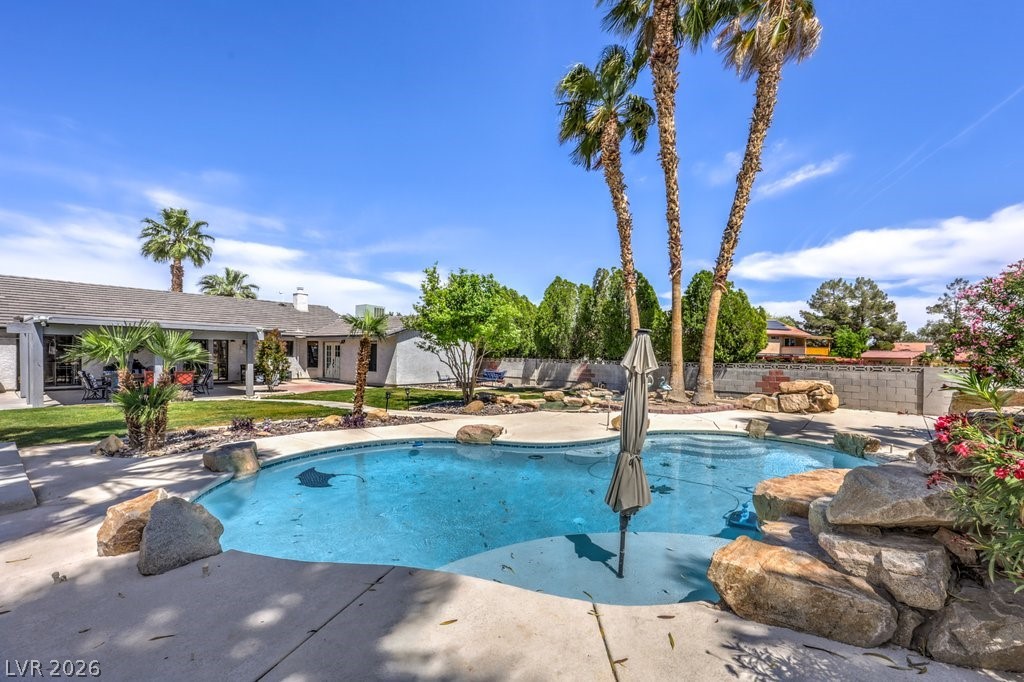 5809 Paseo Del Mar