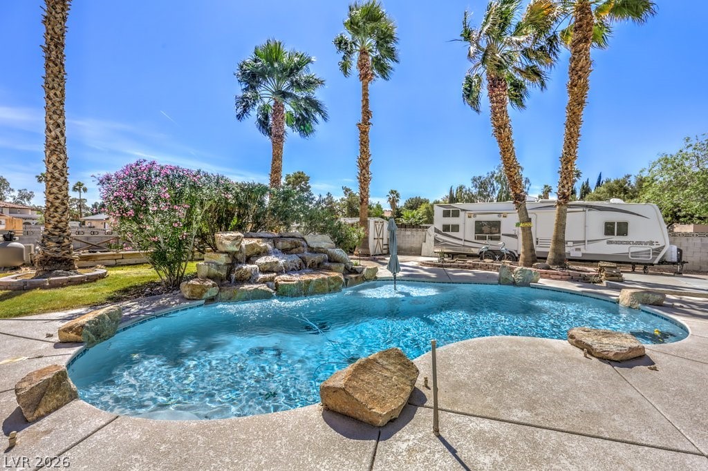 5809 Paseo Del Mar