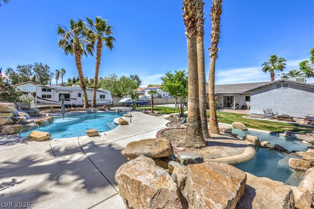 5809 Paseo Del Mar
