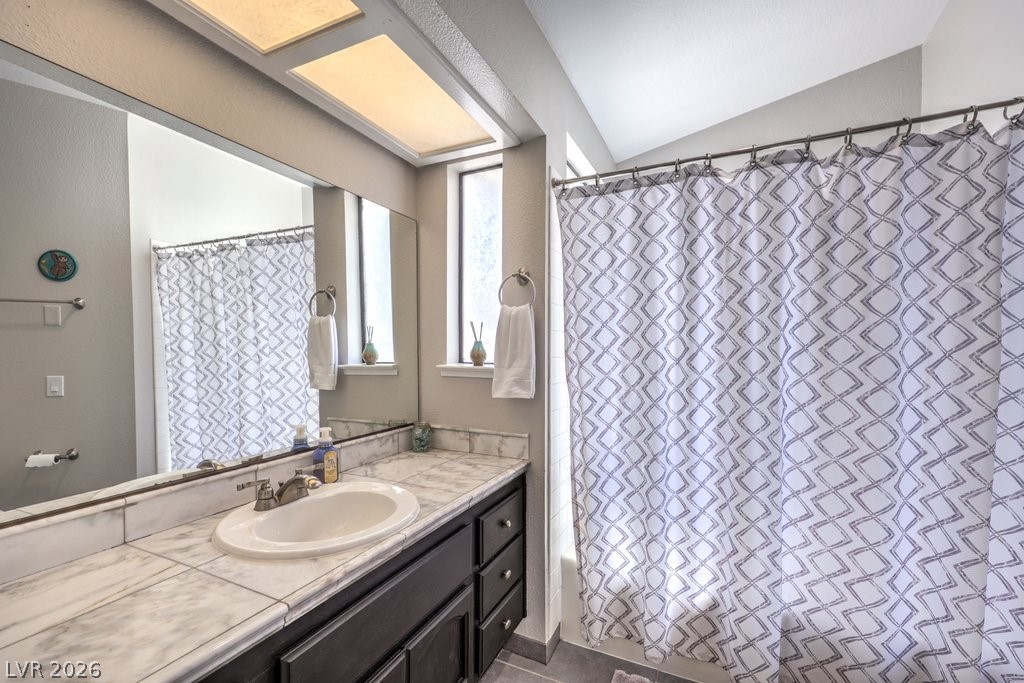 5809 Paseo Del Mar