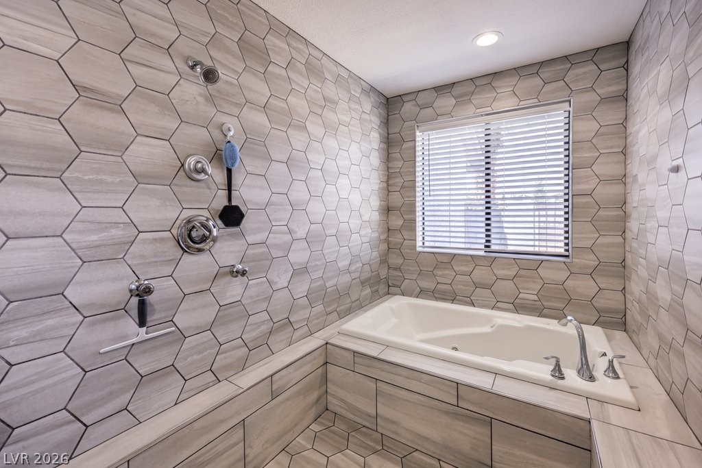 5809 Paseo Del Mar