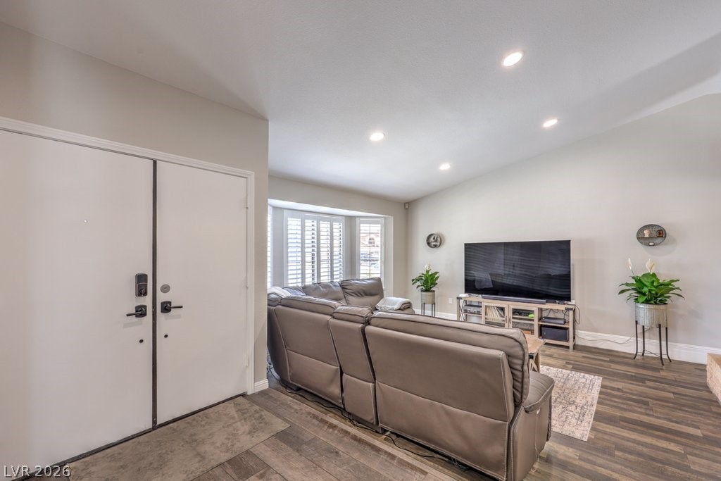 5809 Paseo Del Mar