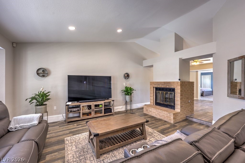 5809 Paseo Del Mar