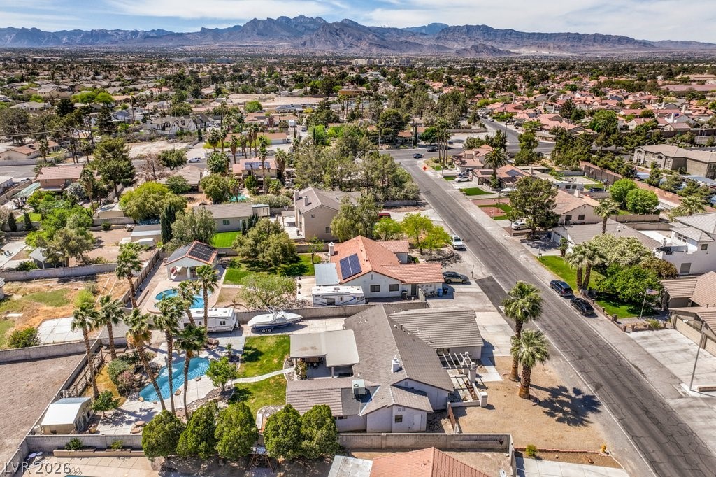 5809 Paseo Del Mar