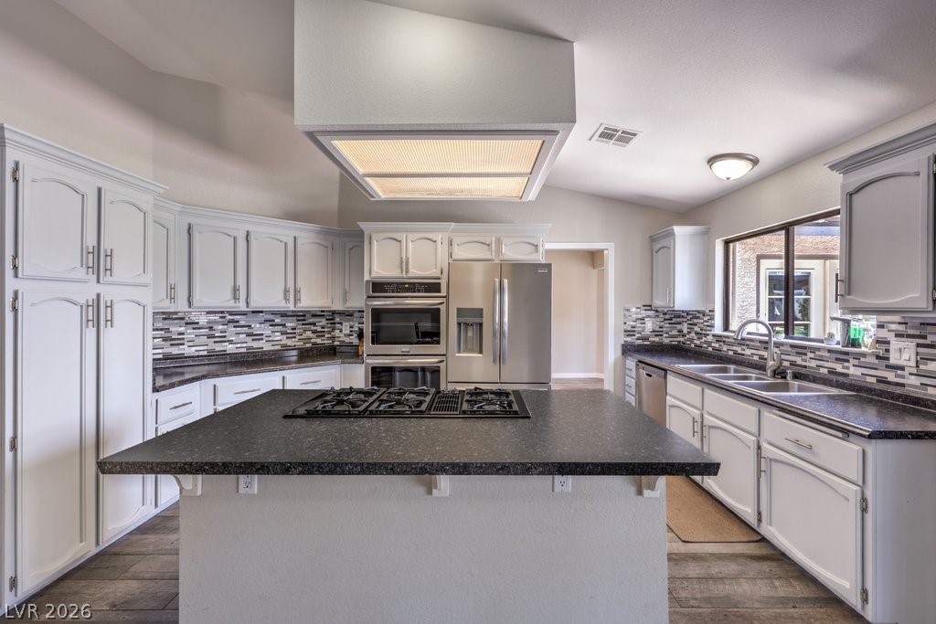 5809 Paseo Del Mar