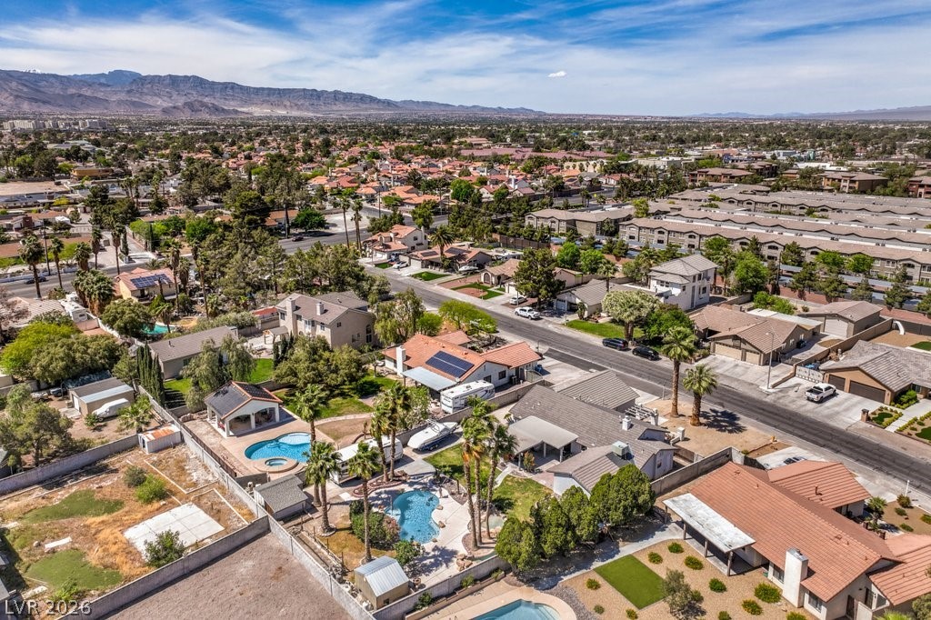 5809 Paseo Del Mar