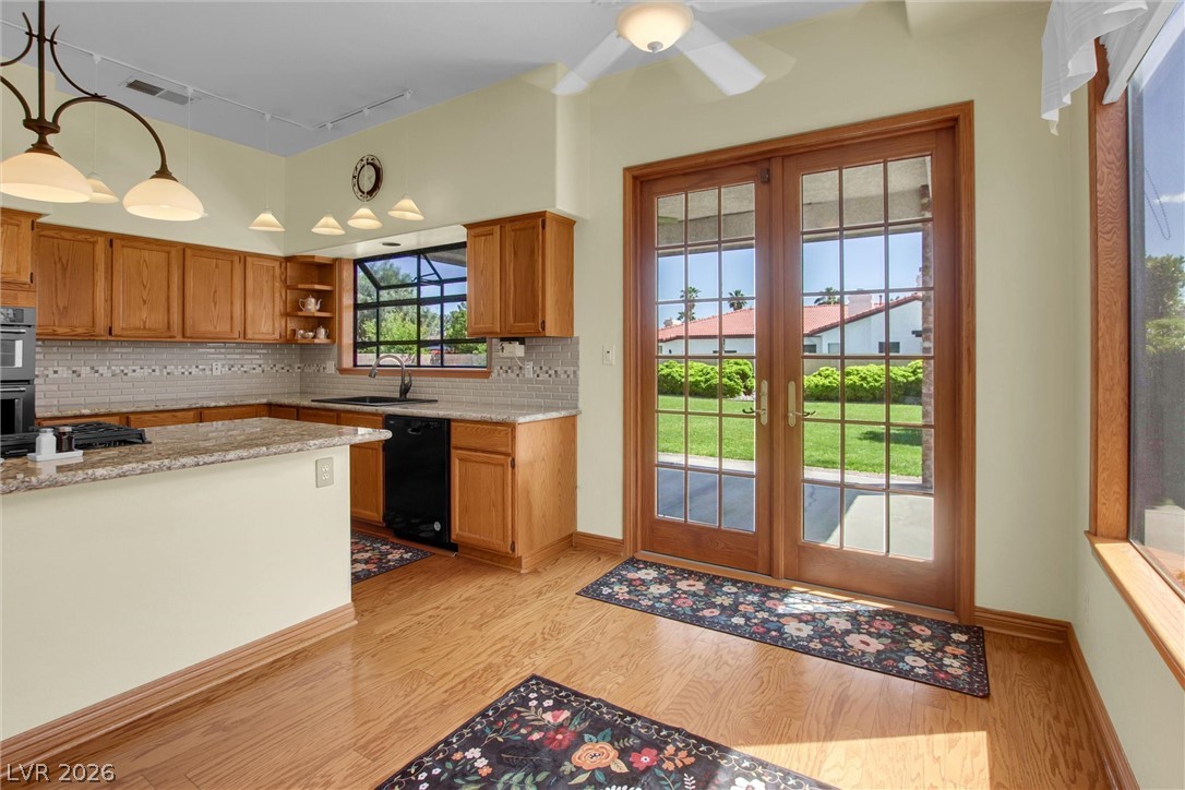 7443 Alice Springs Circle